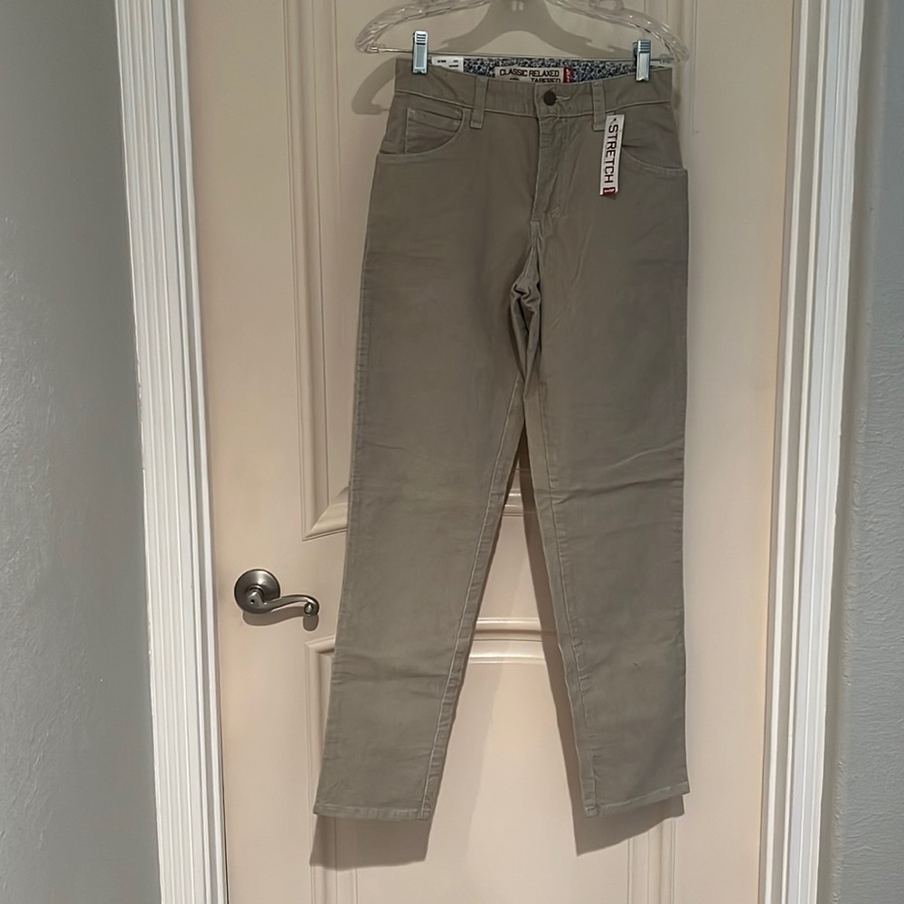 Levi’s Classic Relaxed Tapered Stretch, Size 4 medium Misses Jeans